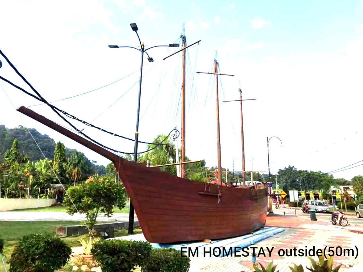 Em Homestay Pekan Pangkor Dış mekan fotoğraf
