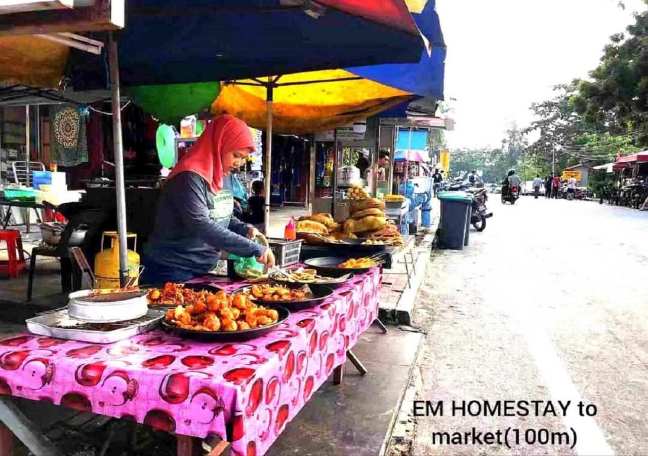 Em Homestay Pekan Pangkor Dış mekan fotoğraf